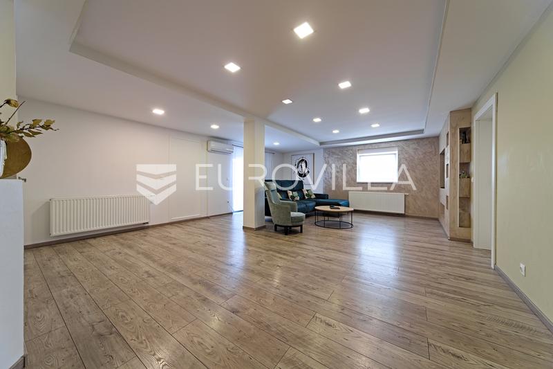 Čepin, na prodaju prostrana kuća od 488 m² s tri stambene cjeline - 10