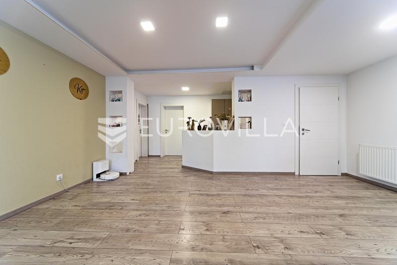 Čepin, na prodaju prostrana kuća od 488 m² s tri stambene cjeline - 11