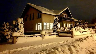 Ravna gora, Prostrana kuća od 345 n2 s finskom saunom i jacuzzijem
