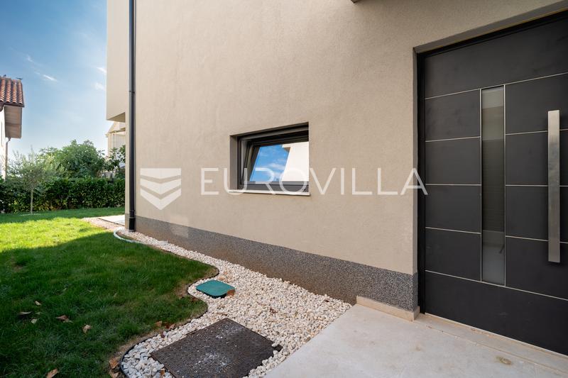 Zadar, Kožino, elegant two-bedroom apartment with a garden near the sea - 3
