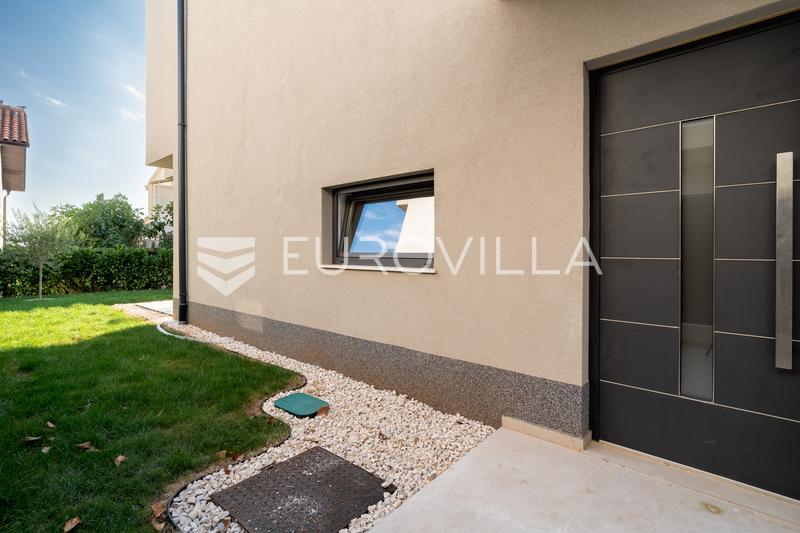 Zadar, Kožino, elegant two-bedroom apartment with a garden near the sea - 4