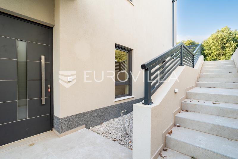 Zadar, Kožino, elegant two-bedroom apartment with a garden near the sea - 2