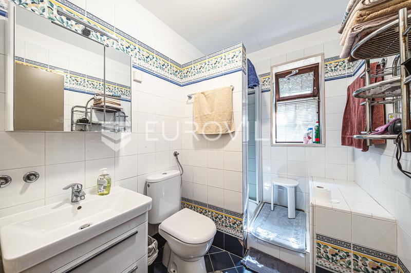 Zagreb, Vrhovec - Vidovčica, 220 m² aile evi, 1.121 m² arsa üzerinde - 12