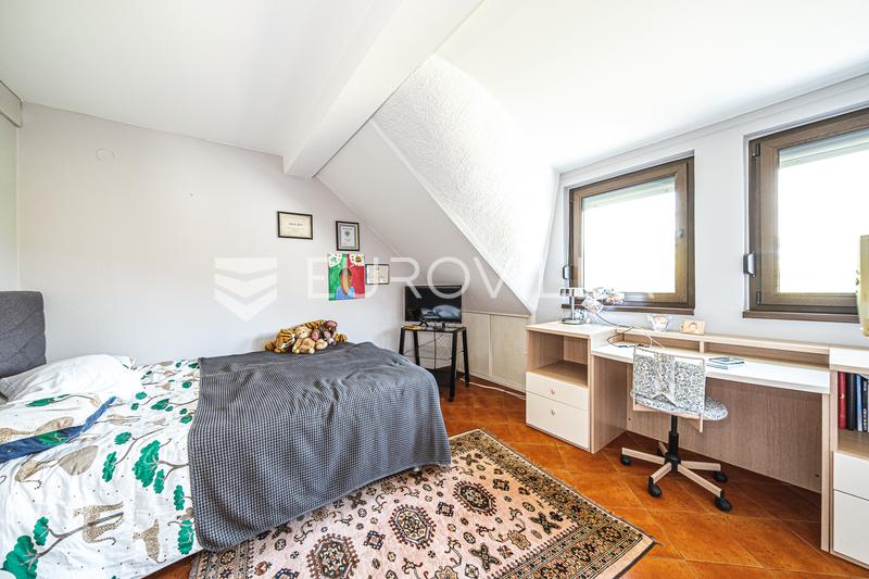 Zagreb, Vrhovec - Vidovčica, 220 m² aile evi, 1.121 m² arsa üzerinde - 19