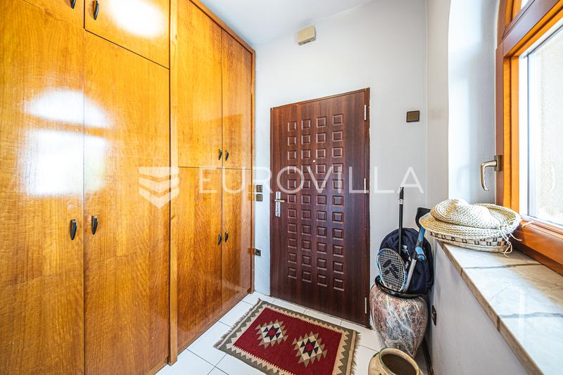 Zagreb, Vrhovec - Vidovčica, 220 m² aile evi, 1.121 m² arsa üzerinde - 15
