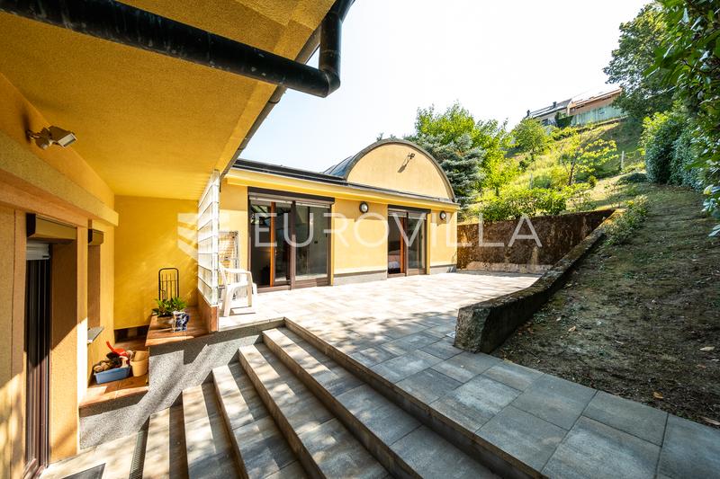 Zagreb, Vrhovec - Vidovčica, 220 m² aile evi, 1.121 m² arsa üzerinde - 25