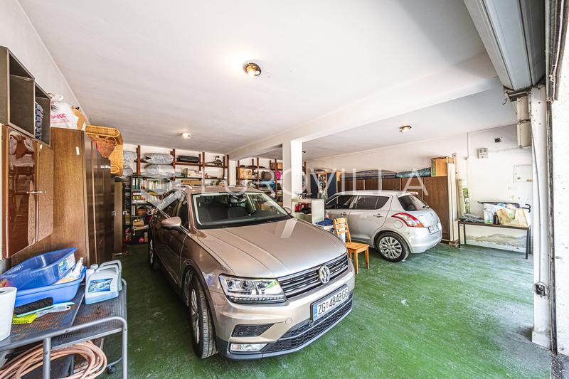 Zagreb, Vrhovec - Vidovčica, 220 m² aile evi, 1.121 m² arsa üzerinde - 40