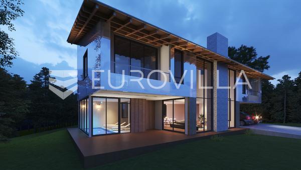 Hlevci, 1.548 m²'lik arsa, proje ve inşaat ruhsatı ile