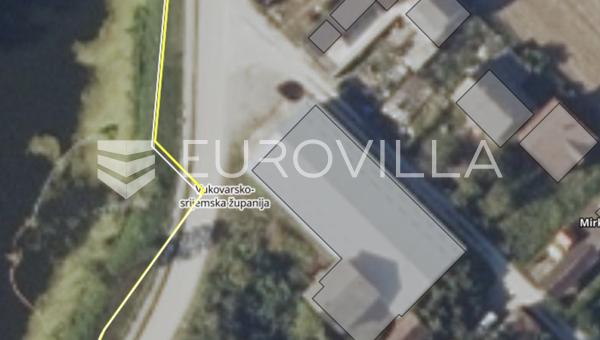 Vinkovci, Mirkovci - Nave Industrial y Comercial de 606 m² en una Parcela de 952 m²