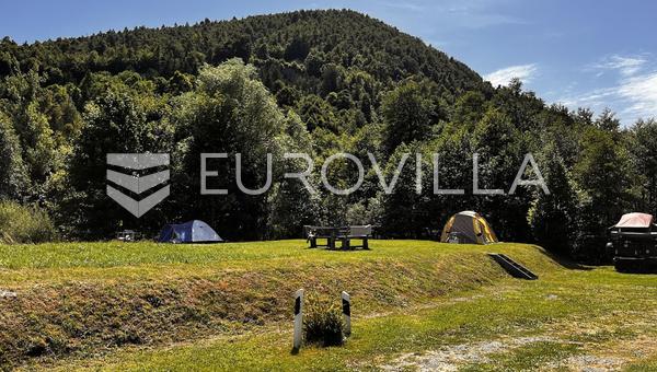 Lokve, hus med en etablerad campingplats på 1 699 m² mark, nära Lokvarsko-sjön