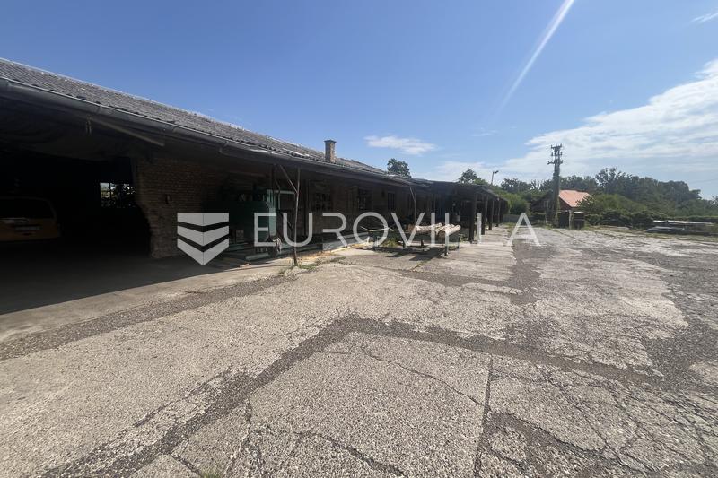 Krusevica, edificio commerciale con ampio terreno e posizione strategica - 6