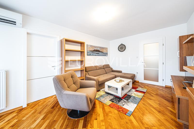 Zagreb, Crnomerec, smuk treværelses lejlighed, 64 m² - 2