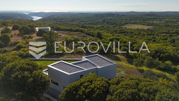 Rovigno, Jural - una villa unica con piscina e vista panoramica sul mare