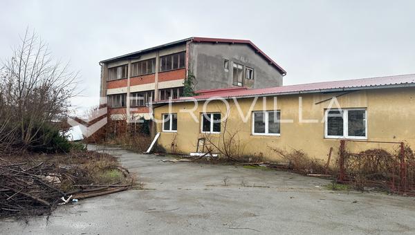 Vinkovci, Kanovci, nave industrial y planta de producción en una parcela de terreno de 5150 m²; excelente ubicac