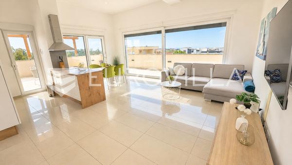 Zadar, Privlaka - modern two-bedroom penthouse with a spacious terrace and sea view