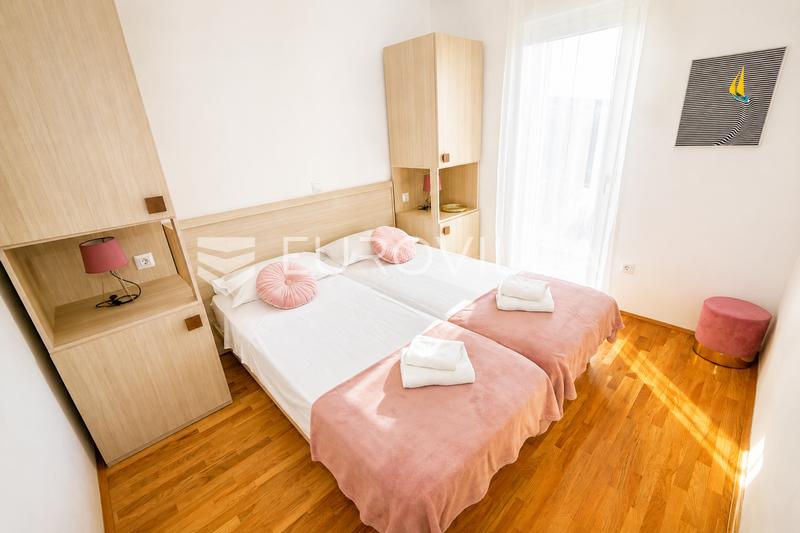 Zadar, Privlaka - modern two-bedroom penthouse with a spacious terrace and sea view - 7