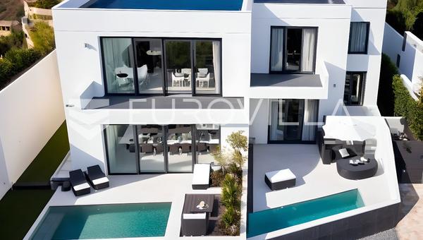 Tisno, moderna dvojna kuća s bazenom, 150 m od mora, novogradnja 107.47 m²
