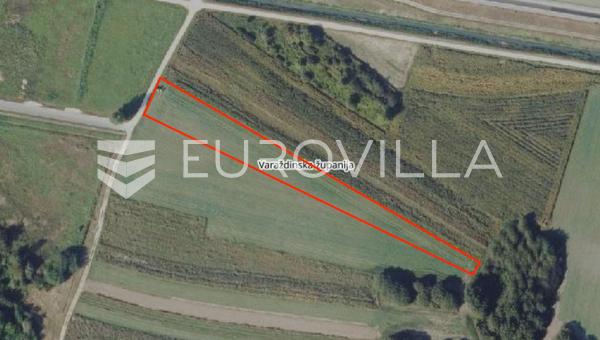 Trnovec Bartolovecki, Trnovec, grund i den østlige industrizone med et areal på 5.032 m²