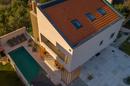 Istra, Pula, dizajnerska vila s bazenom, saunom i dodatnim stanom - 39