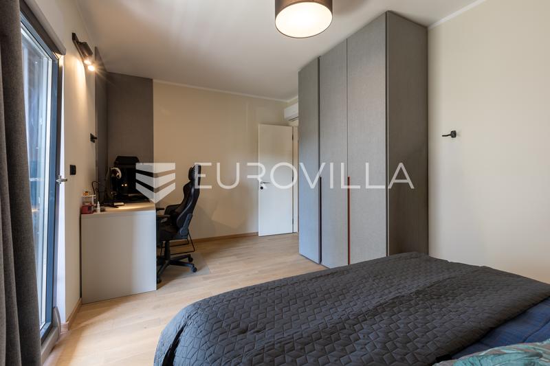 Istra, Pula, dizajnerska vila s bazenom, saunom i dodatnim stanom - 21