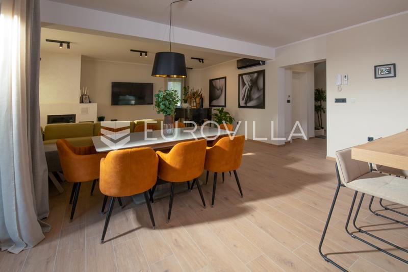 Istra, Pula, dizajnerska vila s bazenom, saunom i dodatnim stanom - 5