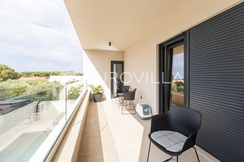 Istra, Pula, dizajnerska vila s bazenom, saunom i dodatnim stanom - 22