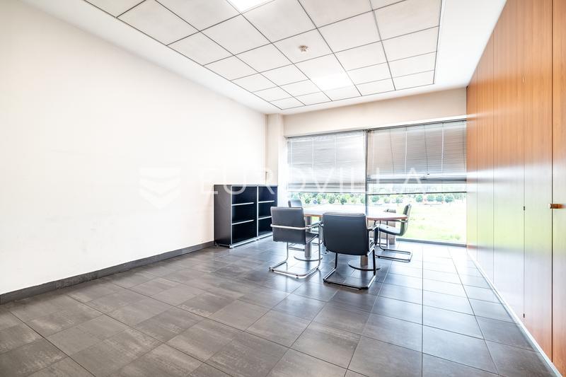 Záhřeb, Zitnjak, 530 m² kancelářských prostor ve 2. patře kancelářské budovy - 10