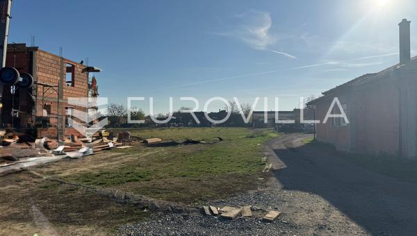 Dakovo, Villa - İki Arsa, Toplam 796 m²