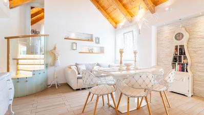 Seget Donji, propriété exceptionnelle avec deux bâtiments, piscine, jacuzzi et jardin