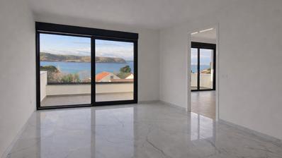 Zadar, Rtina, kolmen makuuhuoneen huoneisto uudessa rakennuksessa, 100 m merestä, näköala, uima-allas