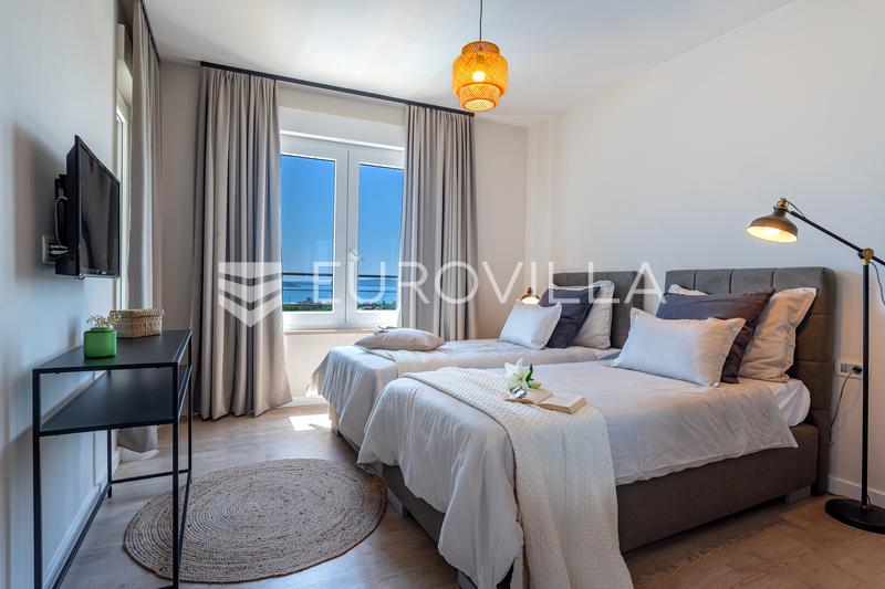 Kaštel Šućurac, twee moderne villa's met een gedeeld zwembad - 36