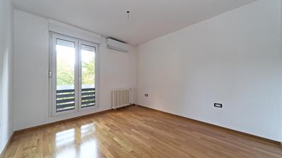 Osijek, Sjenjak, prodaje se trosoban uređen stan površine 65,68 m²