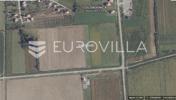 Slobodnica, Działka budowlana 9034 m²