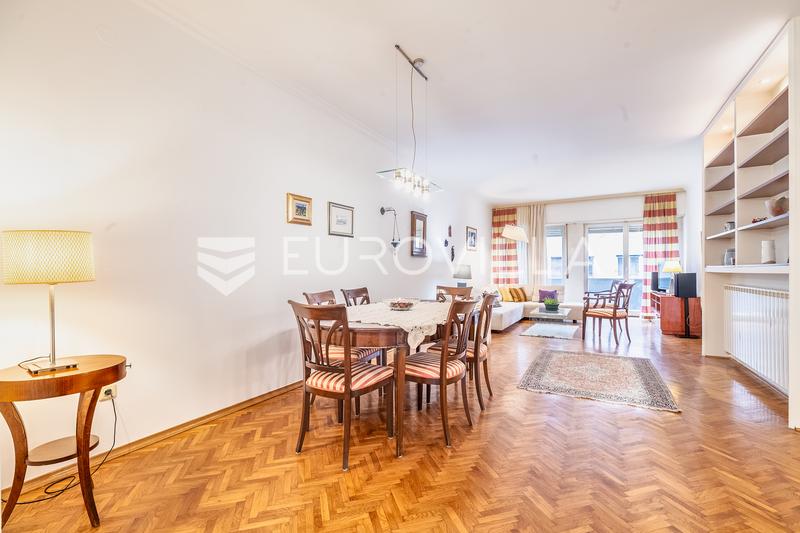 Zagreb, Centar, Martićeva, prostran starozagrebački trosoban stan s liftom, 106 m², 3 loggie