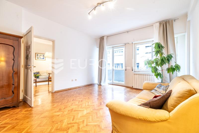 Zagreb, Centar, Martićeva, prostran starozagrebački trosoban stan s liftom, 106 m², 3 loggie