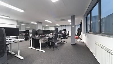 Osijek, center mesta, poslovni prostor 500 m² v treh etažah