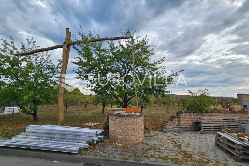 Slavonski Brod, Poslovna zgrada Sjeverna vezna cesta - 24