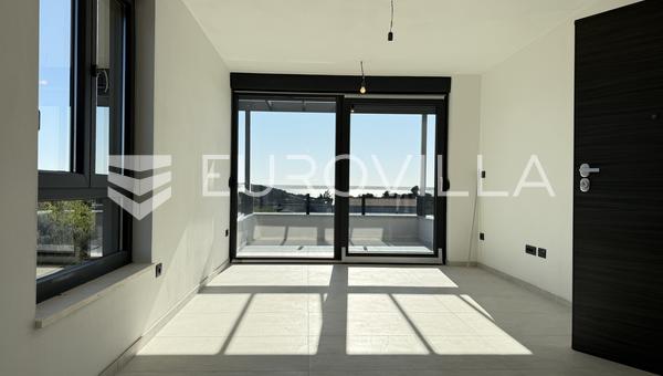 Istria, Banjole - luminoso appartamento con tre camere da letto in un edificio di nuova costruzione con vista mare, 63,5