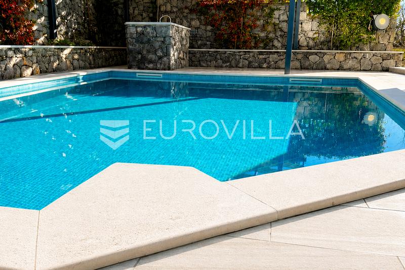 Kostrena, villa de lujo con piscina y vistas panorámicas al mar, 320 m² de espacio habitable - 9
