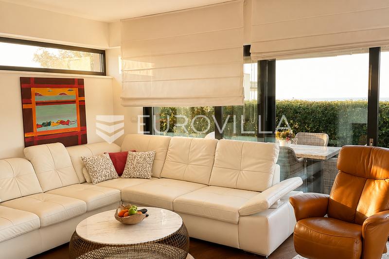 Kostrena, villa de lujo con piscina y vistas panorámicas al mar, 320 m² de espacio habitable - 15