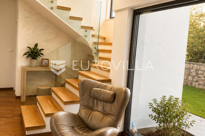 Kostrena, villa de lujo con piscina y vistas panorámicas al mar, 320 m² de espacio habitable - 17