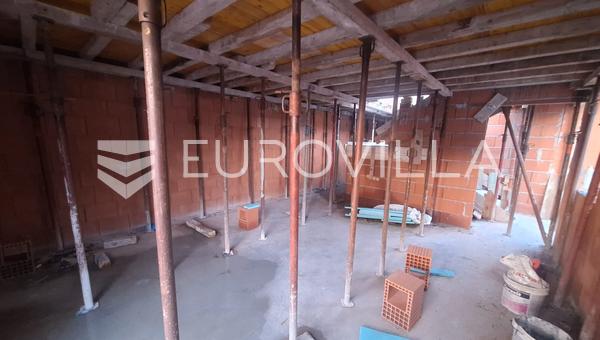 Karlovac, Gazze, daire 68 m², YENİ BİNA, mükemmel konum