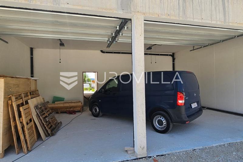Kaštel Sućurac, edificio commerciale e residenziale di 1.942 m² in una posizione attraente - 4