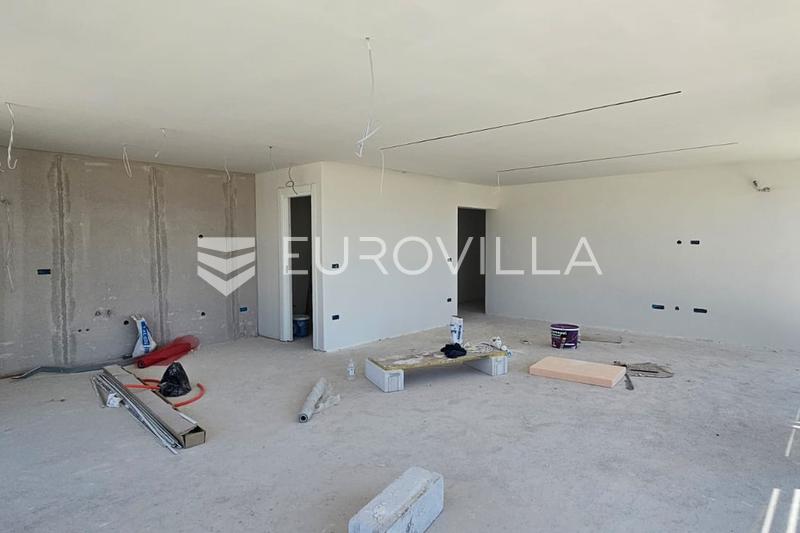 Kaštel Sućurac, edificio commerciale e residenziale di 1.942 m² in una posizione attraente - 5