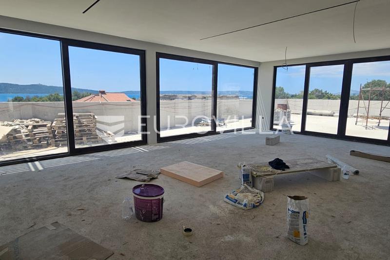 Kaštel Sućurac, edificio commerciale e residenziale di 1.942 m² in una posizione attraente - 6