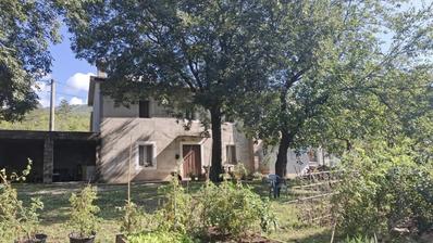 Istra, Labin, obiteljska kamena kuća u prekrasnoj prirodi