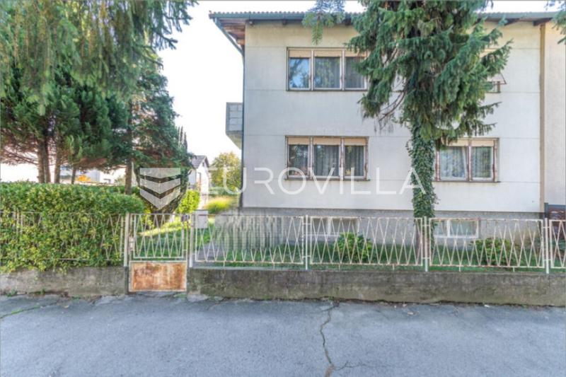 Varaždin, Banfica, dvojna kuća u blizini centra