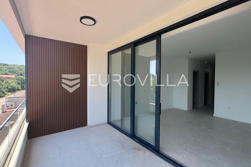 Rovinj, arredores, apartamento espaçoso em edifício moderno com duas vagas de garagem - 1