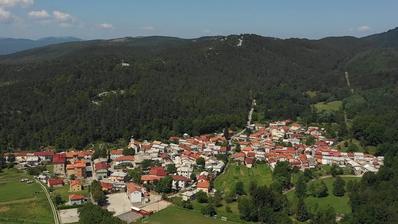 Klana, lijep ravan teren 750 m², s građevinskom dozvolom