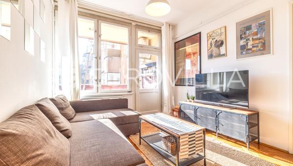 Zagreb, MARTICEVA, dejlig treværelses lejlighed, 95 m², to altaner